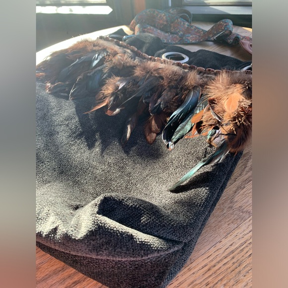 NEW! Hand crafted Large bucket/tote bag with feathers! - Picture 9 of 12